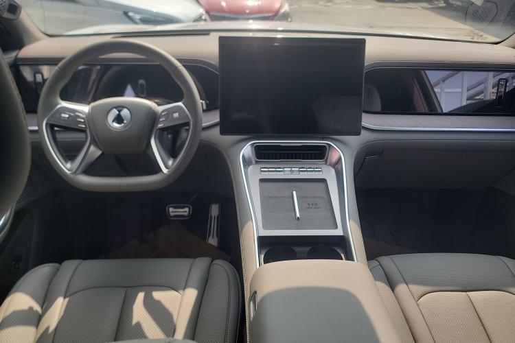 Used Denza N9 2025 Flagship Model
