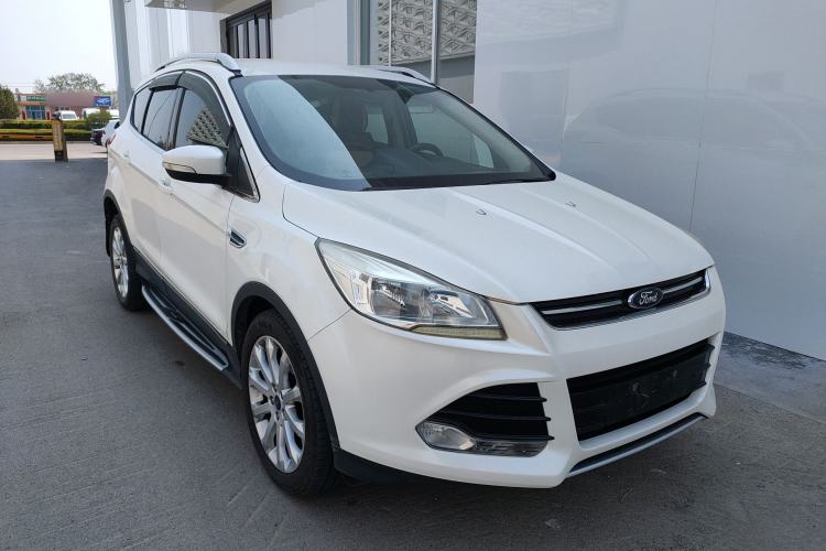 Used Ford Kuga 2013 1.6L GTDi Two-Wheel-Drive Comfort Model Front Right 45 Deg