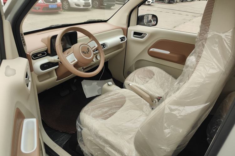 Used Wuling Hongguang MINIEV 2024 3rd Generation 215km Youth Edition Left Front Seat