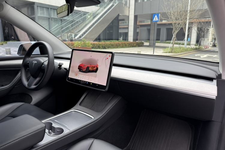 Used Tesla Model Y 2023 High-Performance All-Wheel-Drive Version