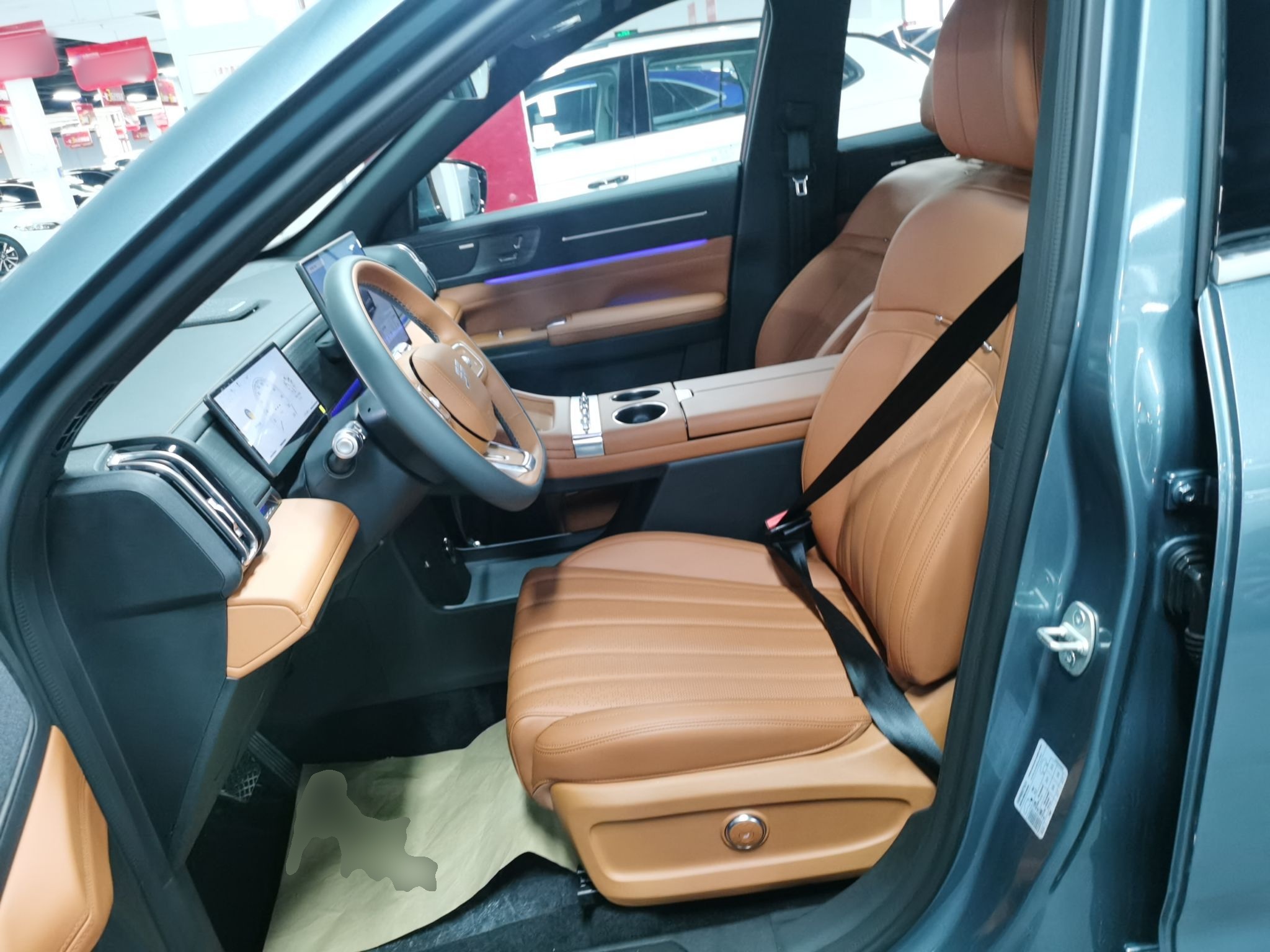 Переднее сиденье в автомобиле