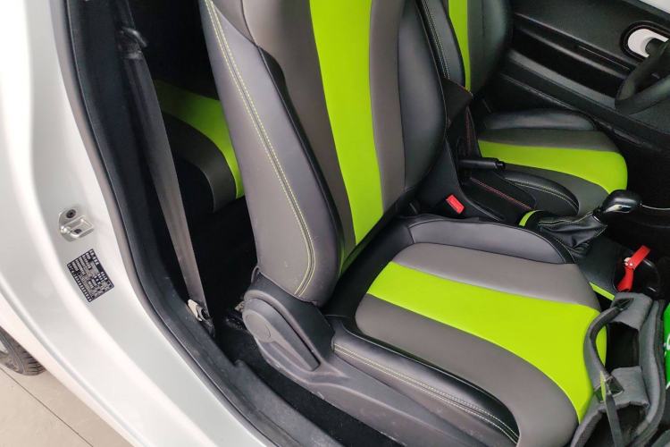 Used Roewe Clever 2021 302 km New Four-Seater Super-Efficient Version