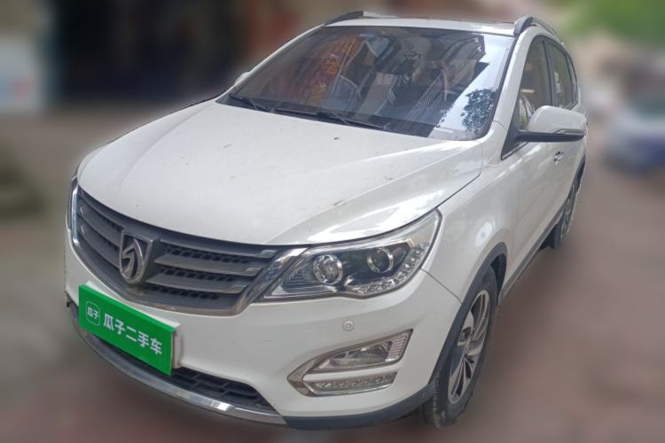 Used Baojun 560 2015 1.8L manual luxury version