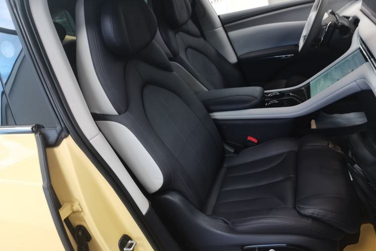 Used IM LS7 2023 90 kWh Elite Rear-Drive Version
