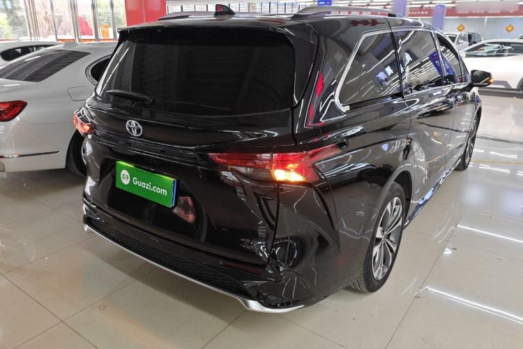 Used Toyota Granvia 2022 2.5L Hybrid Premium Edition