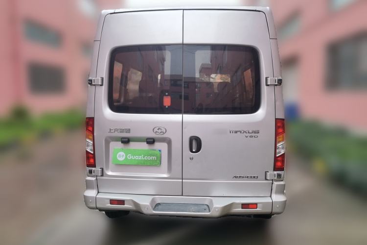 Used SAIC MAXUS Xintu V80 2018 2.5T 6-Speed Manual Aoyuntong Short Wheelbase Mid-Height 5-6 Seater Rear