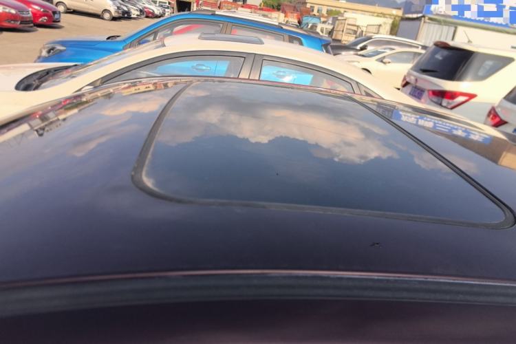 Used GAC Trumpchi GA6 2016 235T Manual Elite Edition Roof