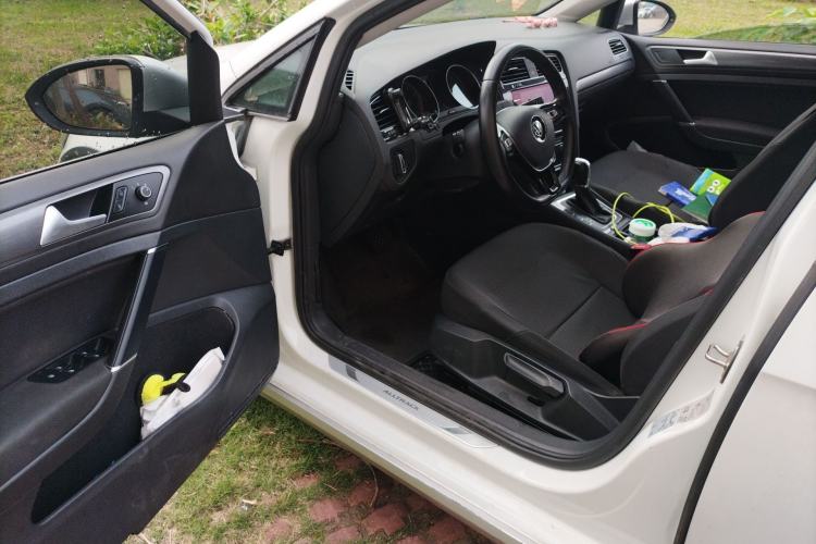 Used Volkswagen Golf 2019 1.8TSI Travel Edition Driver Seat