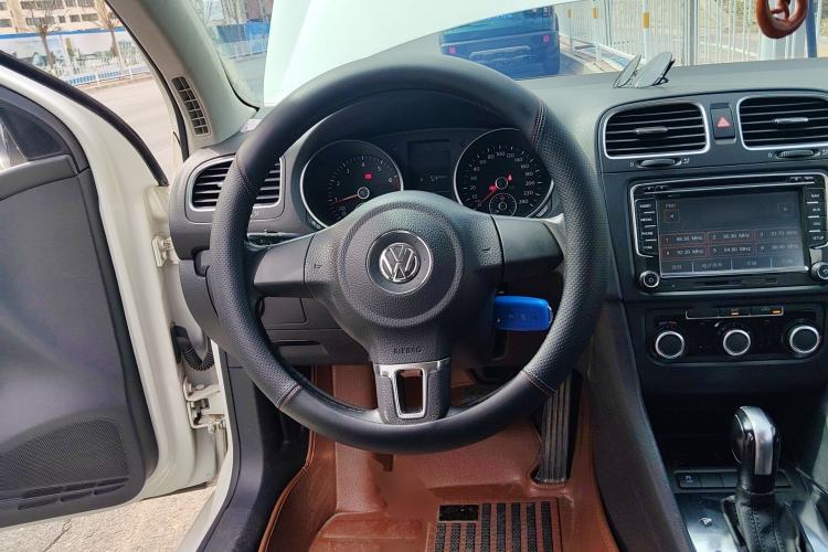 Used Volkswagen Golf 2012 1.6L Automatic Comfort Model Steering Wheel