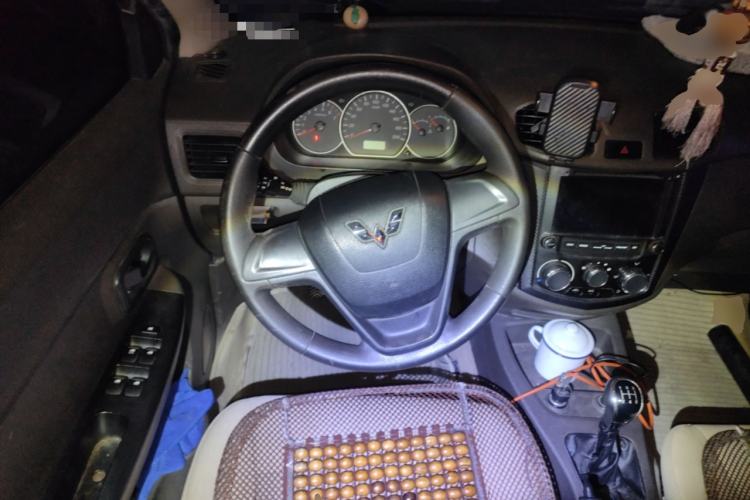 Used Wuling Hongguang 2014 1.5L S Standard Version
