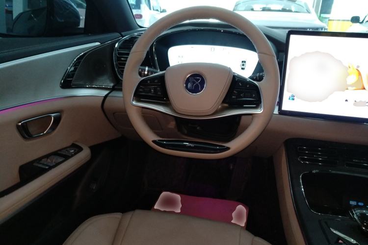 Used BYD Han 2025 DM-i 125KM Prestige Model
