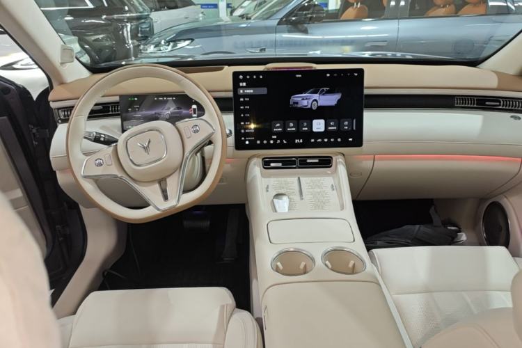 Used VOYAH FREE 2025 Model FREE+ Four-Wheel-Drive Qiankun Edition Center Console