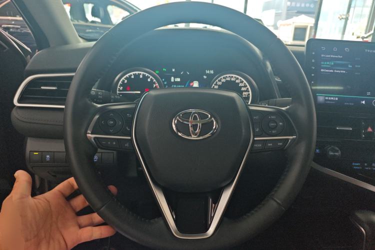 Used Toyota Camry 2021 2.0G Luxury Edition Steering Wheel