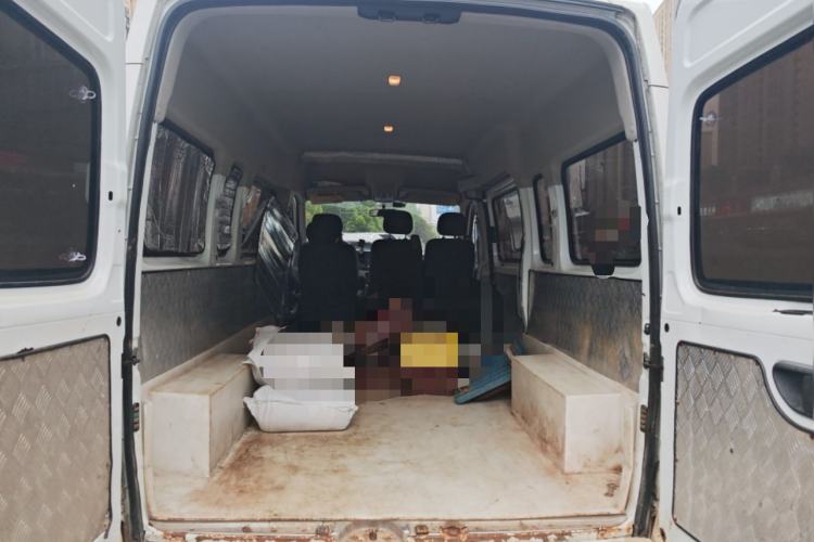 Used SAIC MAXUS Xintu V80 2023 2.0T Manual Classic Aoyuntong Long Wheelbase Mid-Height 6/7/8/9-Seater Trunk