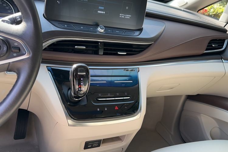 Used Buick GL8 2022 Land Business Class 652T Luxury Model