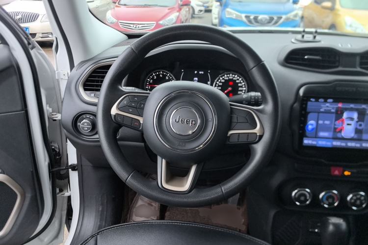 Used Jeep Renegade 2017 180T Automatic Kinetic Edition+ Steering Wheel