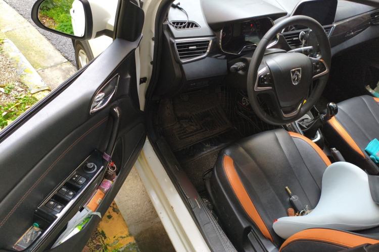 Used Baojun 310 2016 1.2L Manual Luxury Model Driver Seat