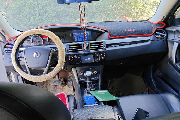 Used MG 6 2014 Hatchback 1.8L Automatic Drive Value Edition Center Console