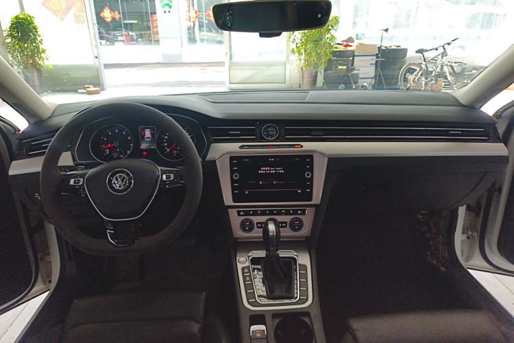 Used Volkswagen Variant 2018 380TSI Two-Wheel Drive Comfort Edition
