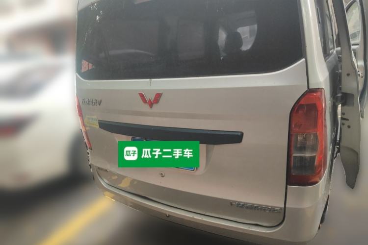 Used Wuling Rongguang V 2018 1.5L Standard Version Rear