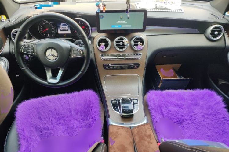 Used Mercedes-Benz GLC 2019 GLC 300 L 4MATIC Dynamic Model Center Console