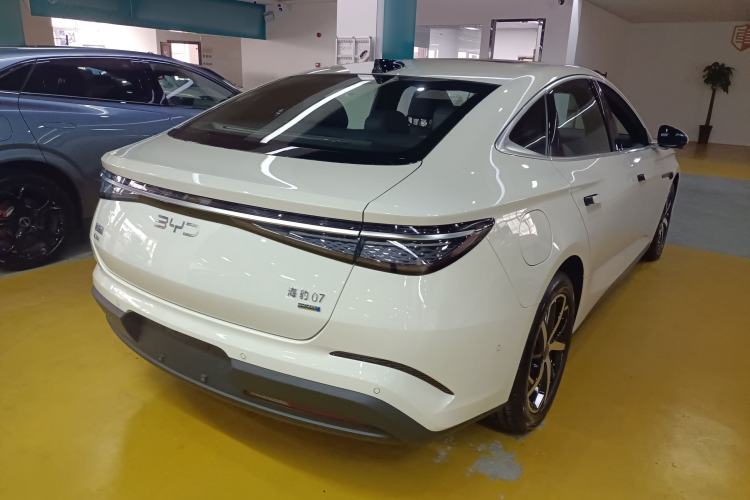 Used BYD Seal 07 DM-i 2026 DM-i 1.5T 135km Prestigious Edition Rear Right 45 Deg