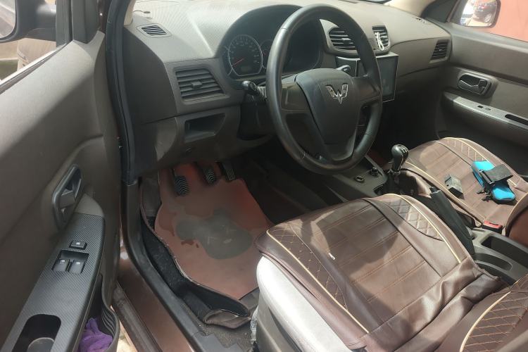 Used Wuling Hongguang 2015 1.5L S Basic Version China V Standard
