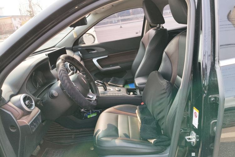 Used Wey VV5 2021 1.5T Two-Wheel Drive Color Pioneer Left Front Seat