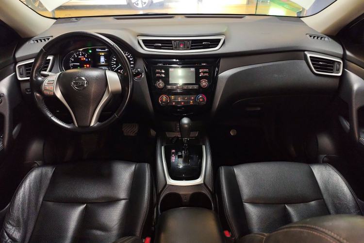 Used Nissan X-Trail 2016 2.0L CVT Smart Enjoyment Version 4WD
