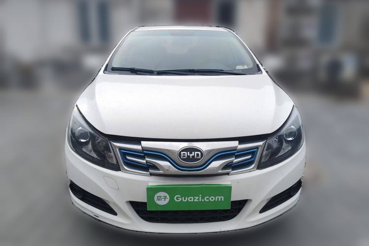 Used BYD e5 2017 300 Prestige Edition Front