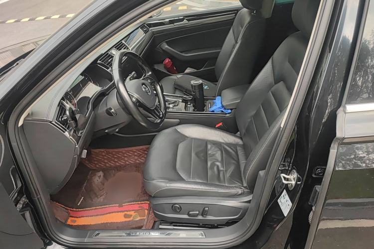 Used Volkswagen Phideon 2019 380TSI Two-Wheel Drive Business Edition China VI Standard
