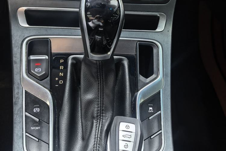 Used Geely Auto Emgrand 2019 Leading Edition 1.5L CVT Luxury Model China VI Standard Gear Lever