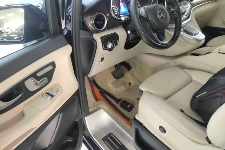 Used Mercedes-Benz V-Class 2022 V 260 Avantgarde Edition