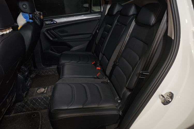 Used Volkswagen Tiguan L 2021 330TSI Automatic Two-Wheel Drive R-Line Enhanced Edition Left Rear Seat