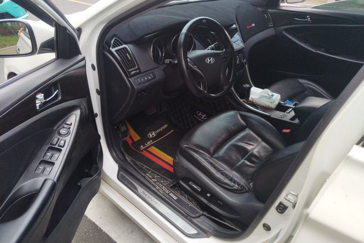 Used Hyundai Sonata 2011 2.0L Automatic Supreme Edition Driver Seat