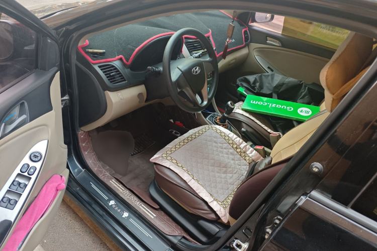 Used Hyundai Verna (older generation) 2014 1.4L Manual Smart GLS Trim Driver Seat