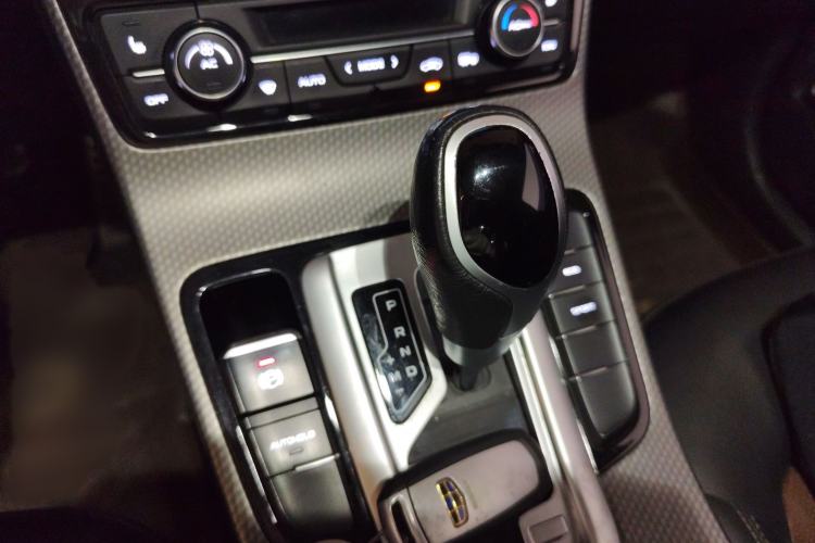 Used Geely Auto Emgrand GS 2017 Elegant Edition 1.3T Automatic Smart Connectivity Model Gear Lever