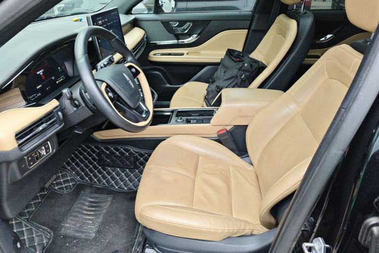 Used Lincoln Corsair 2022 2.0T Two-Wheel Drive Luxury Edition Left Front Seat