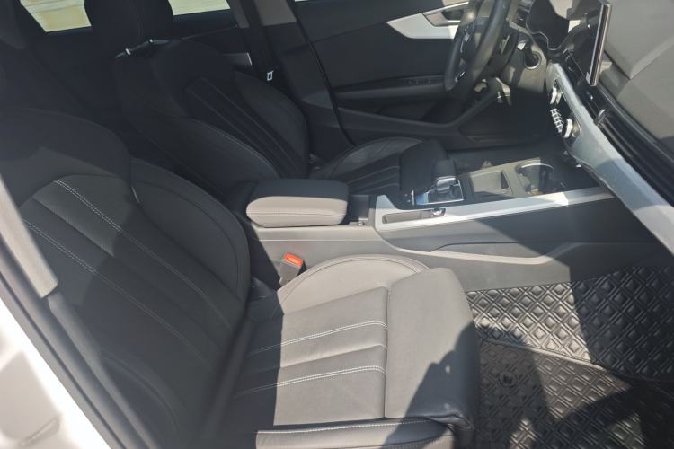 Used Audi A4L 2020 40 TFSI Luxury Dynamic Model Interior 10