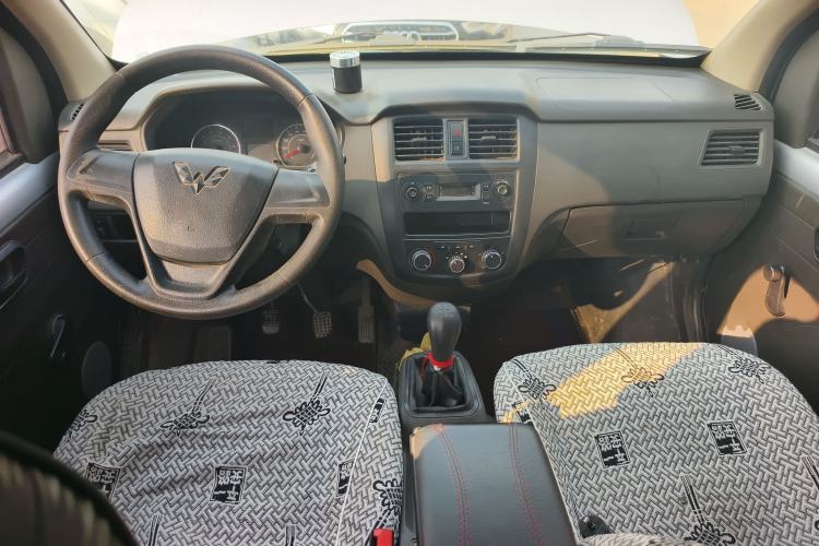 Used Wuling Rongguang S 2021 1.2L Base Model 7-Seater LSI
