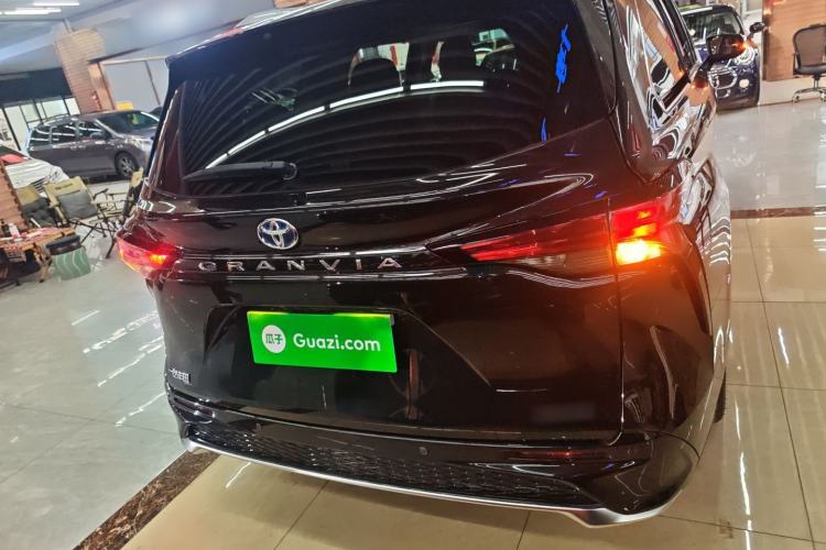 Used Toyota Granvia 2023 2.5L Hybrid Prestige PLUS Edition