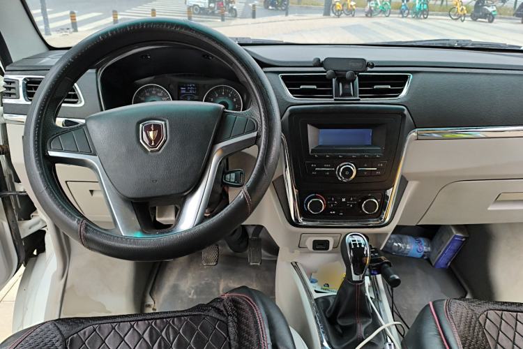 Used Jinbei New Hiace X30L 2021 1.5L Wealth Edition Bus Non-Air-Conditioned China VI Standard SWC15M Center Console