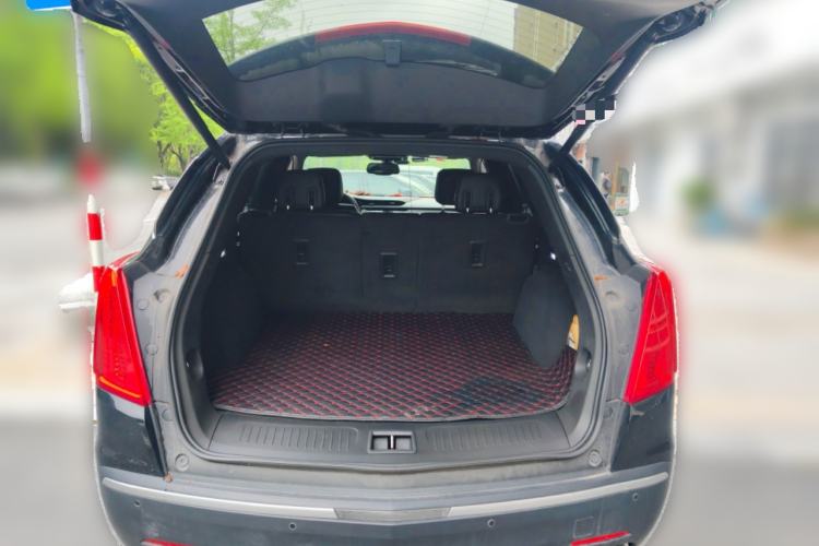 Used Cadillac XT5 2018 25T Tech Model Trunk