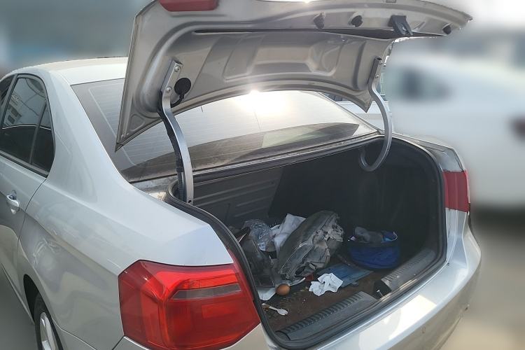 Used Volkswagen Jetta 2015 1.6L Manual Comfort Model Trunk