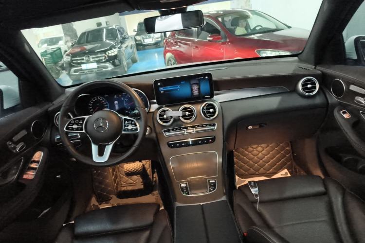 Used Mercedes-Benz GLC 2020 Facelift GLC 260 L 4MATIC Luxury Edition
