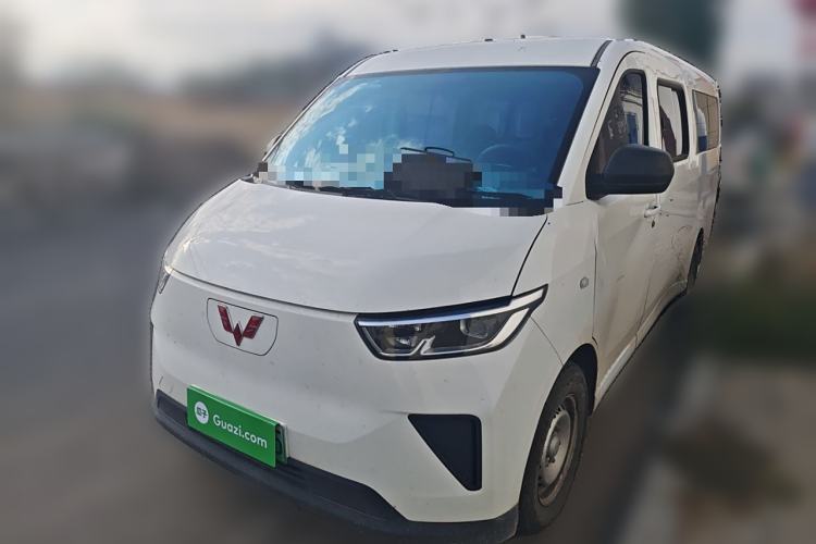Used Wuling Yangguang 2024 300km Comfort-Grade Passenger Van 60kW