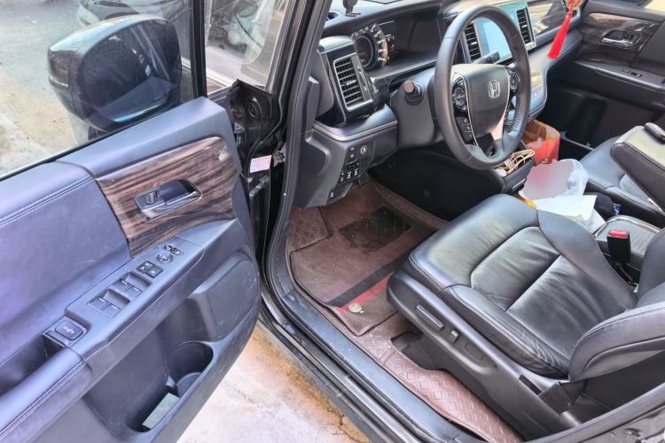 Used Honda Elysion 2016 2.4L Luxury Edition Driver Seat