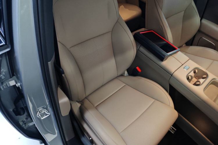 Used Li Auto i6 2025 Model Two-Wheel-Drive Standard Type