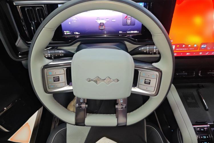 Used Formula Leopard Leopard 5 2023 Navigator Edition
