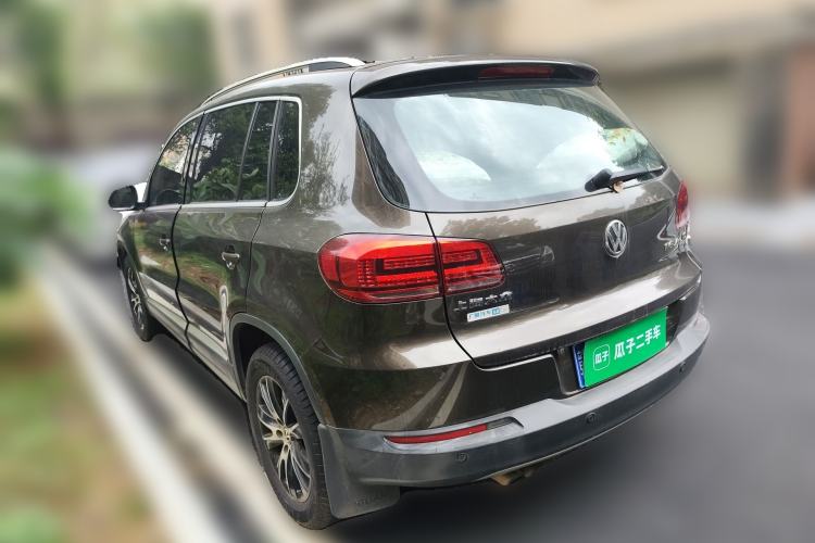 Used Volkswagen Tiguan 2013 1.8 TSI Automatic All-Wheel Drive Luxury Model Rear Left 45 Deg